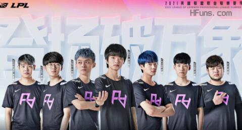 辅以简约的 辅以简约的